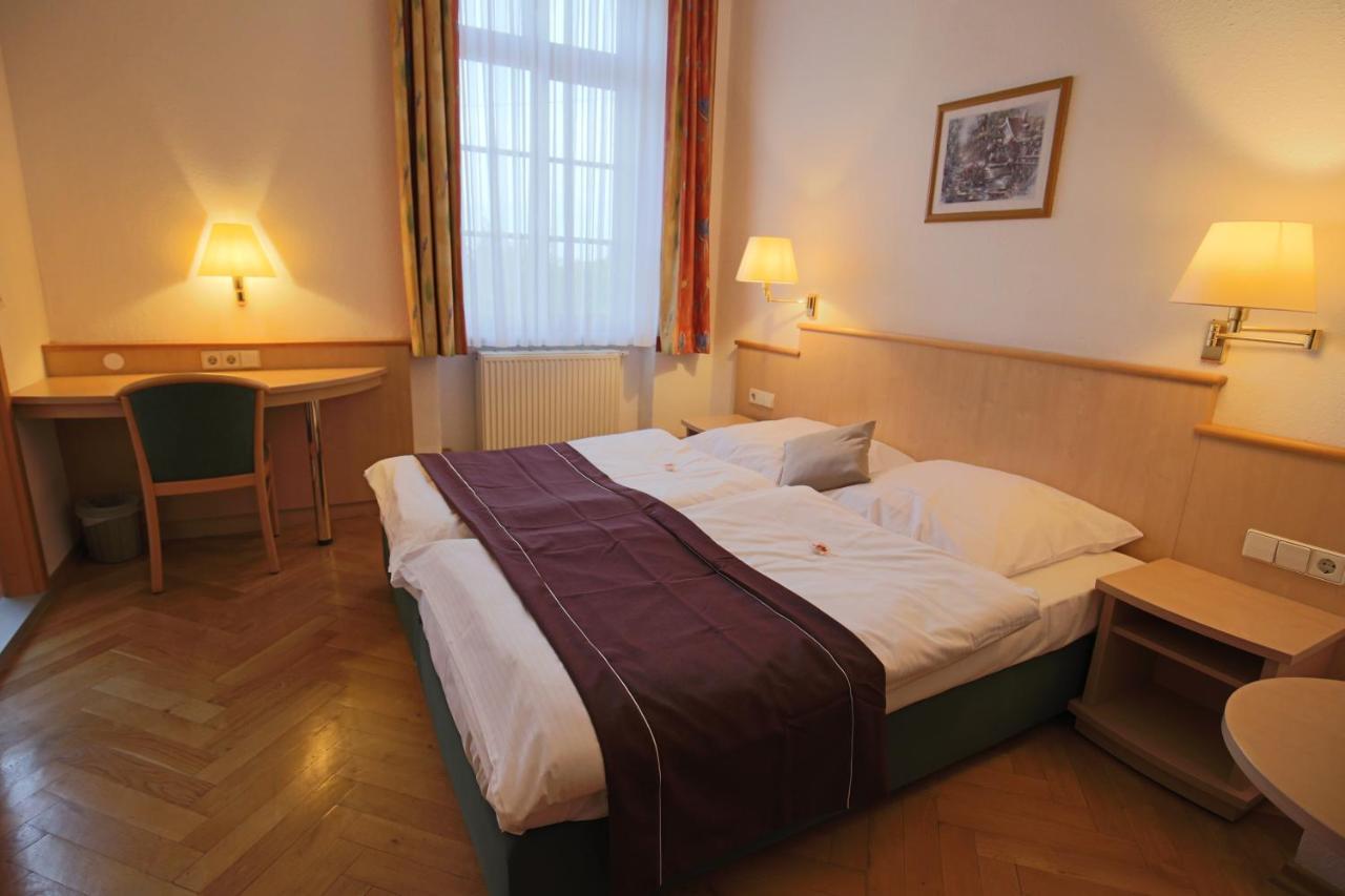 Hotel Restaurant Hambacher Winzer Neustadt an der Weinstraße Extérieur photo