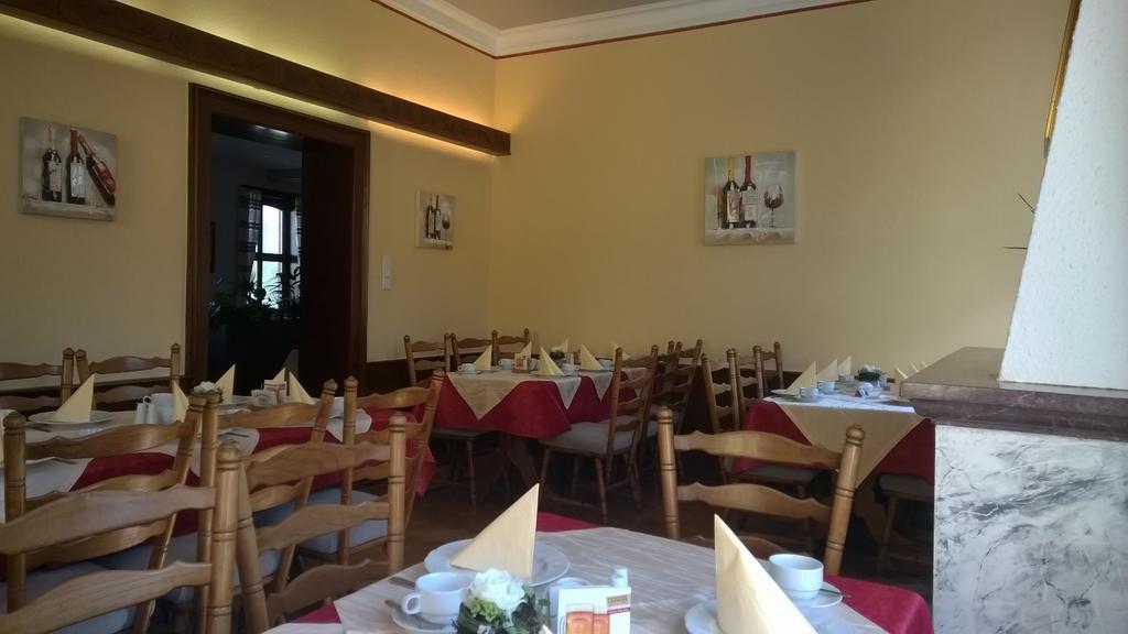 Hotel Restaurant Hambacher Winzer Neustadt an der Weinstraße Extérieur photo
